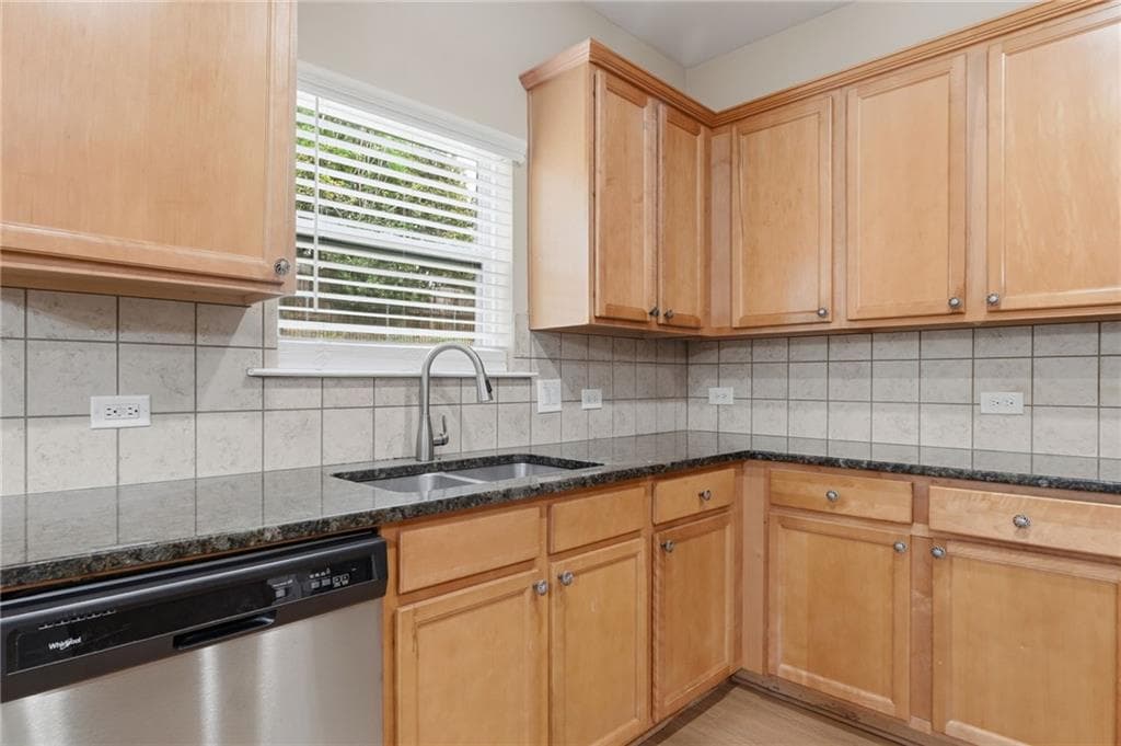 4 bedroom, 3 bathroom, 2,750 sq ft single family residence for rent at 9950 Autry Vue Lane, Alpharetta, GA 30022 for $3,650 a month — photo 6