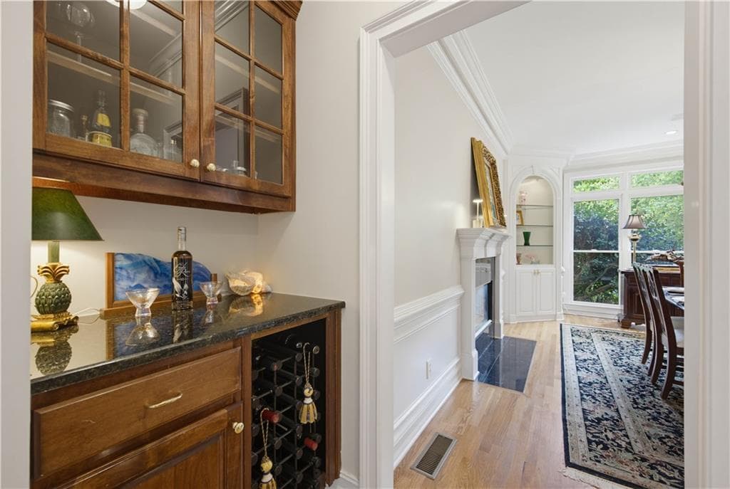 6 bedroom, 6 bathroom, 6,322 sq ft single family residence for sale at 5570 Stoneleigh Drive, Suwanee, GA 30024 — photo 7