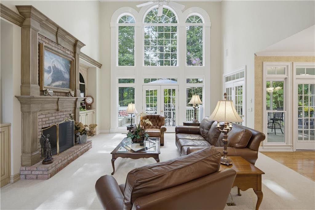 6 bedroom, 6 bathroom, 6,322 sq ft single family residence for sale at 5570 Stoneleigh Drive, Suwanee, GA 30024 — photo 9