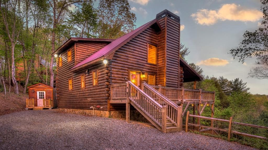 3 bedroom, 3 bathroom, 1,920 sq ft single family residence for sale at 43 S Dustin Drive, Ellijay, GA 30540 — photo 1 of 34