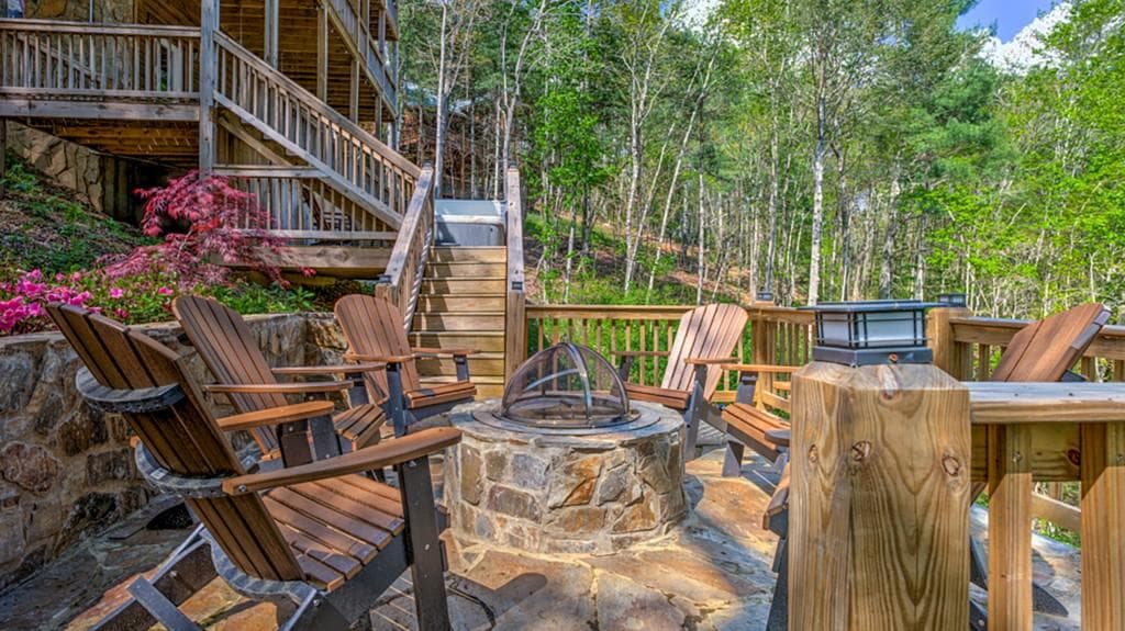 3 bedroom, 3 bathroom, 1,920 sq ft single family residence for sale at 43 S Dustin Drive, Ellijay, GA 30540 — photo 4