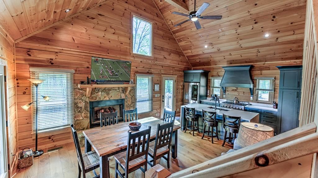3 bedroom, 3 bathroom, 1,920 sq ft single family residence for sale at 43 S Dustin Drive, Ellijay, GA 30540 — photo 7