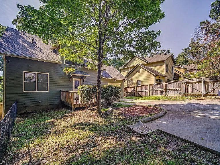 5 bedroom, 3 bathroom single family residence for rent at 3530 Glenwood Road, Decatur, GA 30032 for $3,300 a month — photo 2