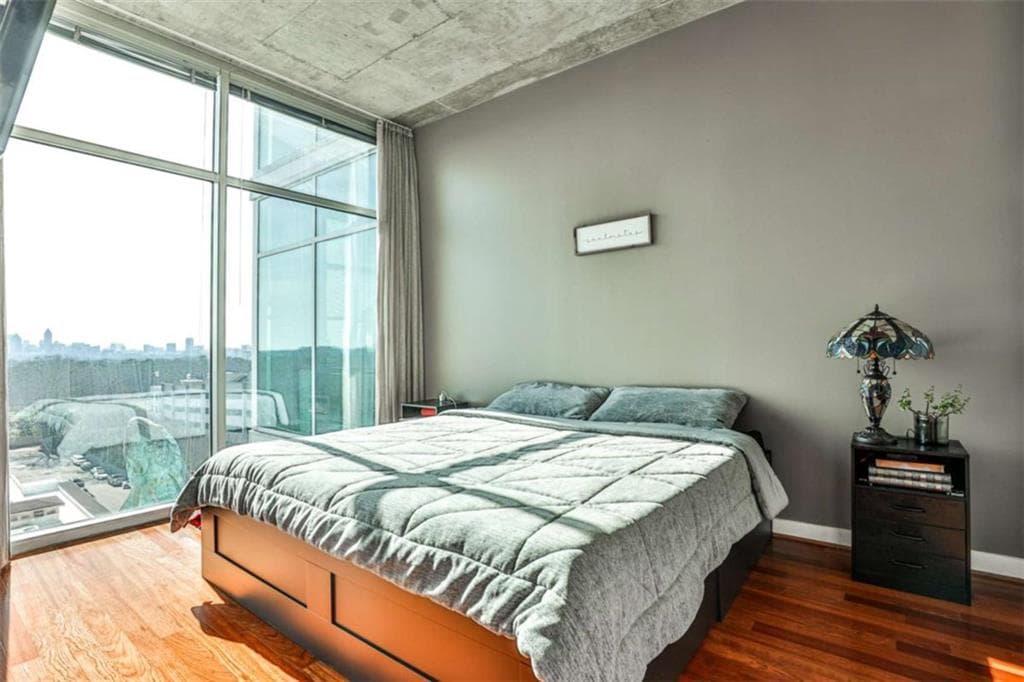 1 bedroom, 1 bathroom, 779 sq ft condominium for sale at 250 Pharr Road 712, Atlanta, GA 30305 — photo 2