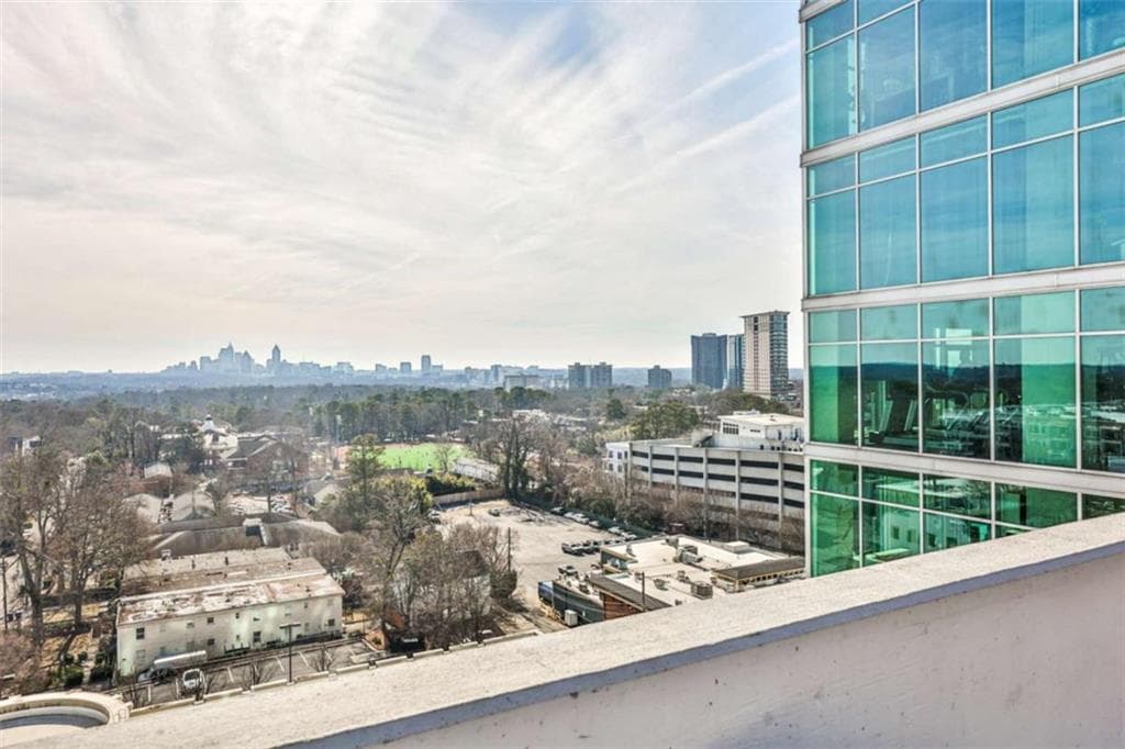 1 bedroom, 1 bathroom, 779 sq ft condominium for sale at 250 Pharr Road 712, Atlanta, GA 30305 — photo 5