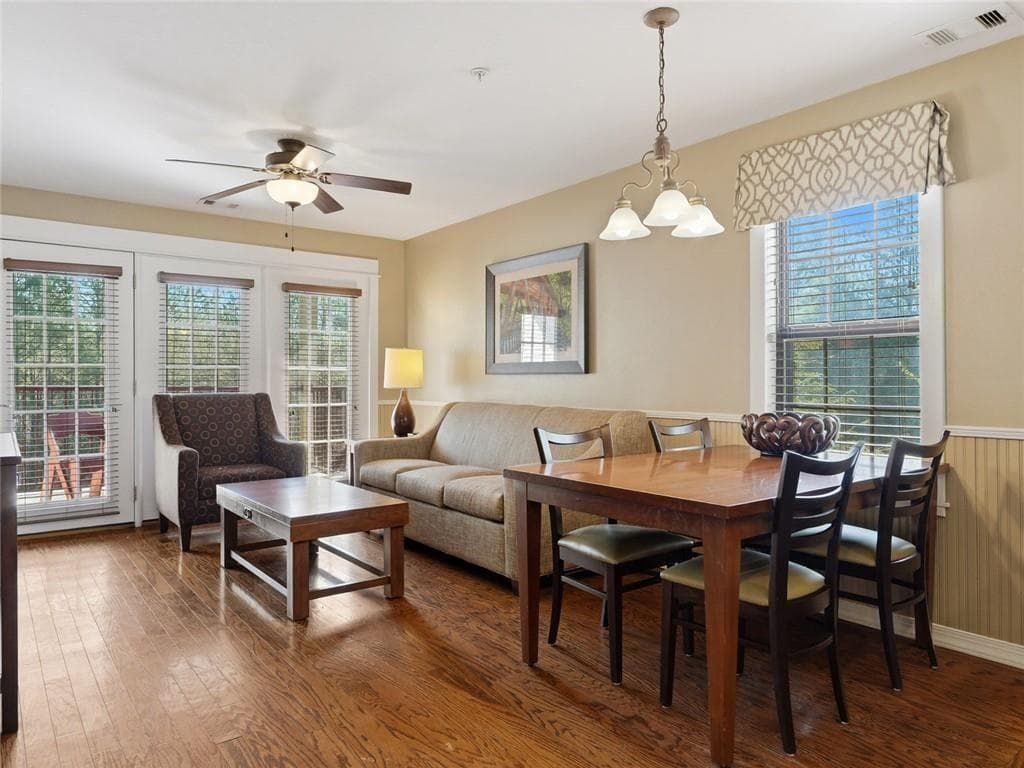 2 bedroom, 2 bathroom condominium for rent at 200 Apple Seed Court 5, Clarkesville, GA 30523 for $1,395 a month — photo 4