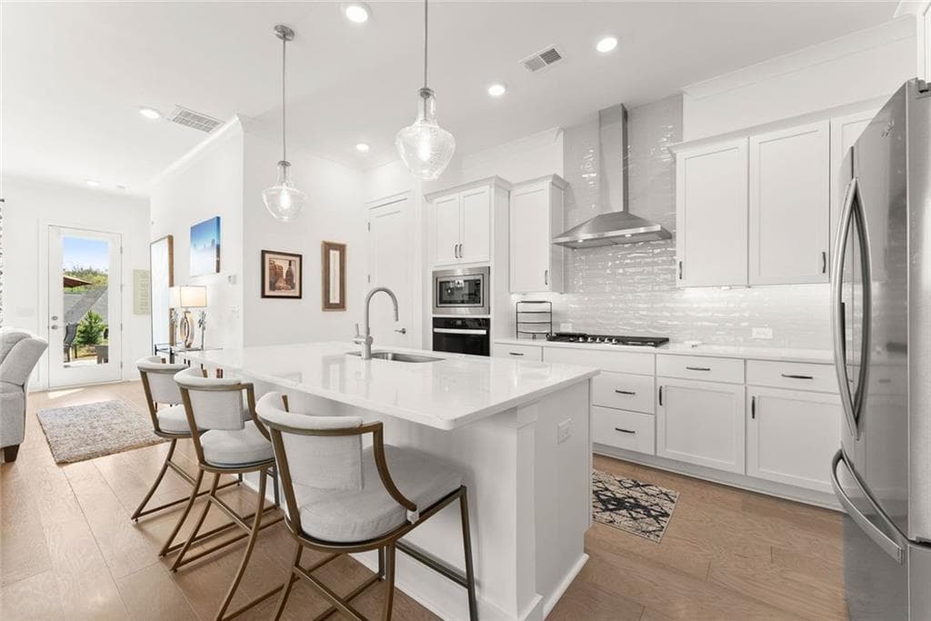 2 bedroom, 2 bathroom, 1,712 sq ft single family residence for sale at 6838 Welcome Road, Flowery Branch, GA 30542 — photo 2