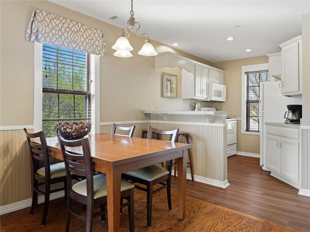 2 bedroom, 2 bathroom condominium for rent at 200 Apple Seed Court 5, Clarkesville, GA 30523 for $1,395 a month — photo 7