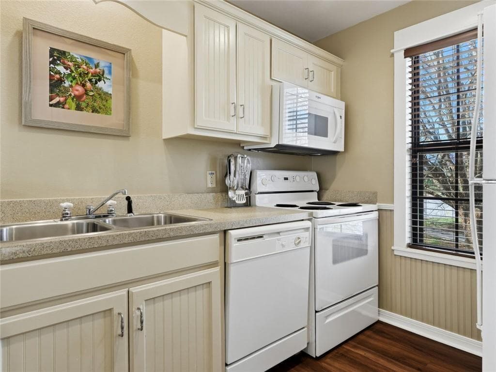 2 bedroom, 2 bathroom condominium for rent at 200 Apple Seed Court 5, Clarkesville, GA 30523 for $1,395 a month — photo 8
