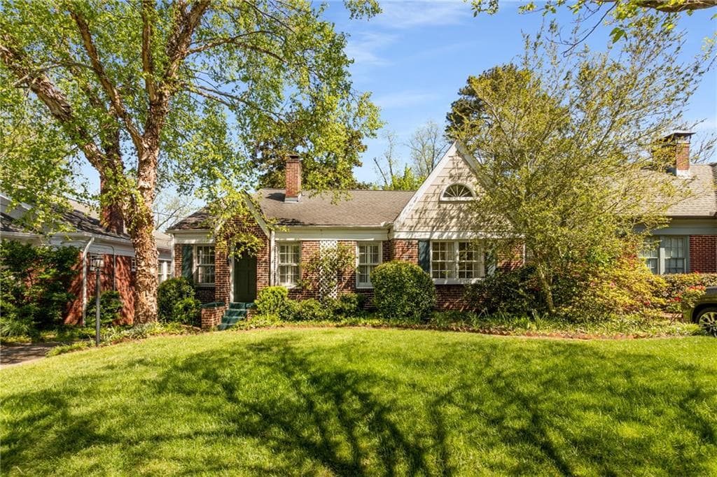 3 bedroom, 2 bathroom, 1,726 sq ft single family residence for rent at 666 Yorkshire Road, Atlanta, GA 30306 for $4,000 a month — photo 1 of 30