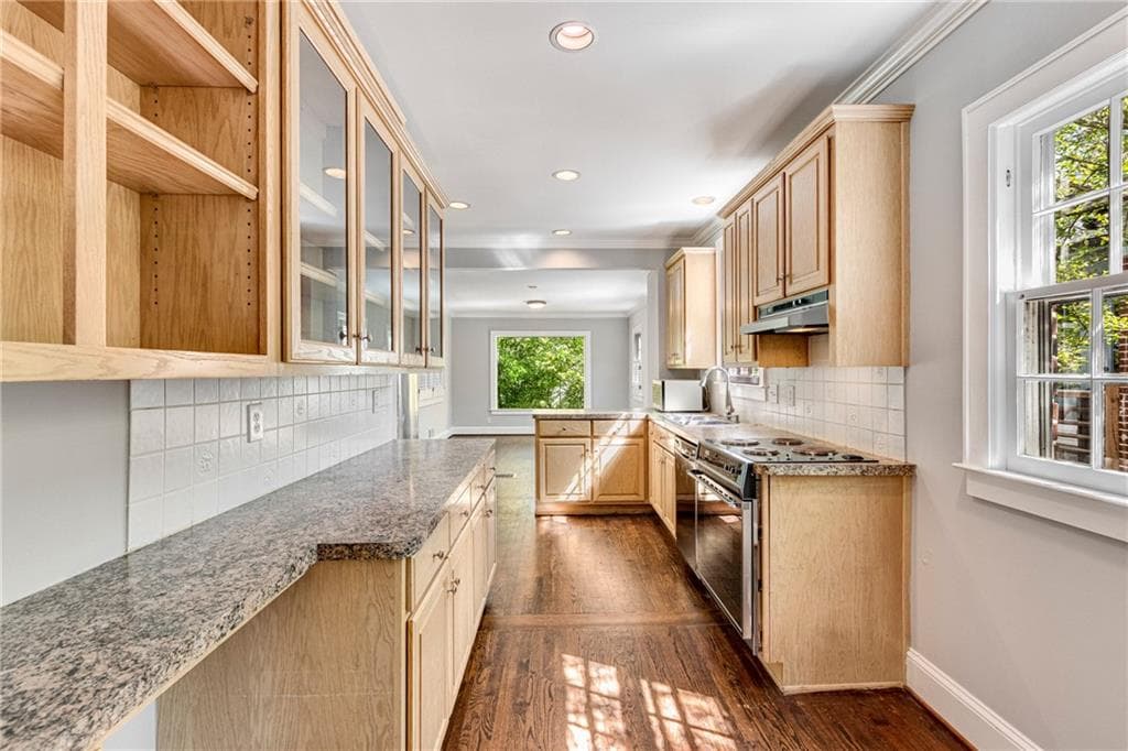 3 bedroom, 2 bathroom, 1,726 sq ft single family residence for rent at 666 Yorkshire Road, Atlanta, GA 30306 for $4,000 a month — photo 9