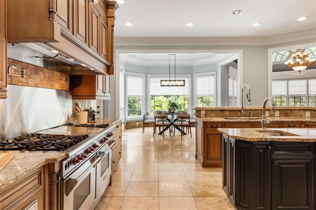 6 bedroom, 6 bathroom, 8,775 sq ft single family residence for sale at 2432 Autumn Maple Drive, Braselton, GA 30517 — photo 4