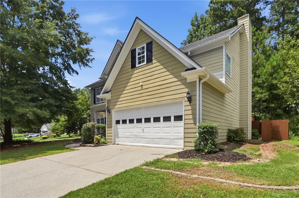 4 bedroom, 3 bathroom, 2,495 sq ft single family residence under contract at 2627 Spring Cast Drive, Buford, GA 30519 — photo 2