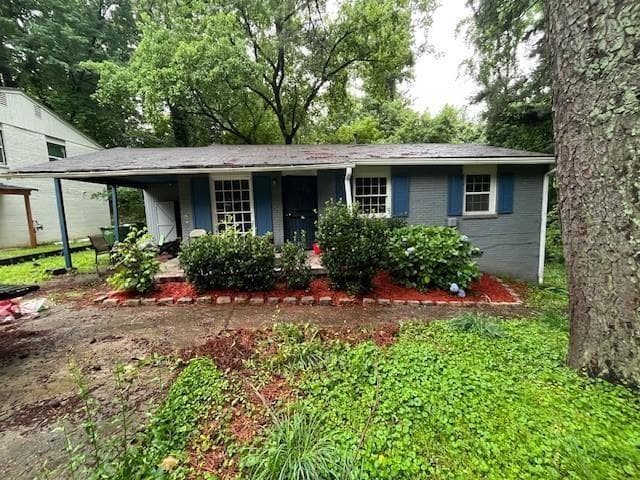 4 bedroom, 2 bathroom, 1,620 sq ft single family residence for sale at 3530 Fairlane Drive, Atlanta, GA 30331 — photo 2