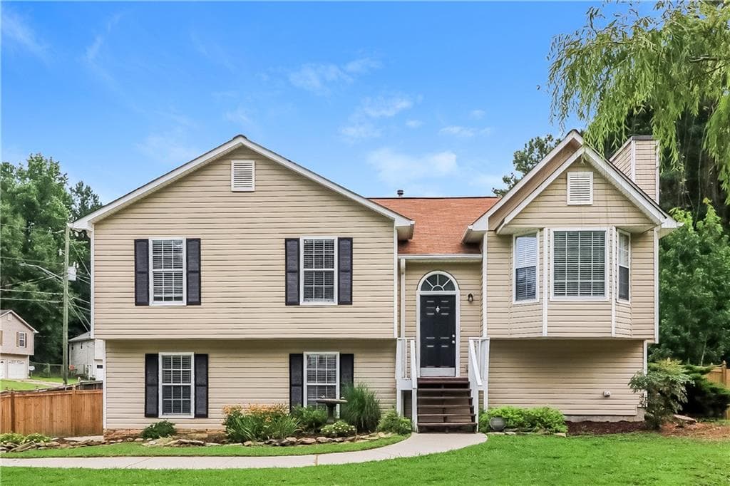 4 bedroom, 3 bathroom, 2,319 sq ft single family residence for rent at 100 Ivy Glen Court, Dallas, GA 30157 for $2,085 a month
