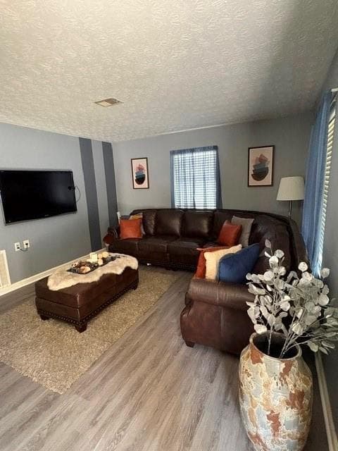 3 bedroom, 1 bathroom, 1,130 sq ft single family residence under contract at 696 Reed Street, Atlanta, GA 30315 — photo 5