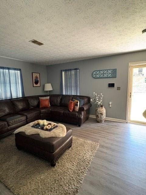 3 bedroom, 1 bathroom, 1,130 sq ft single family residence under contract at 696 Reed Street, Atlanta, GA 30315 — photo 6