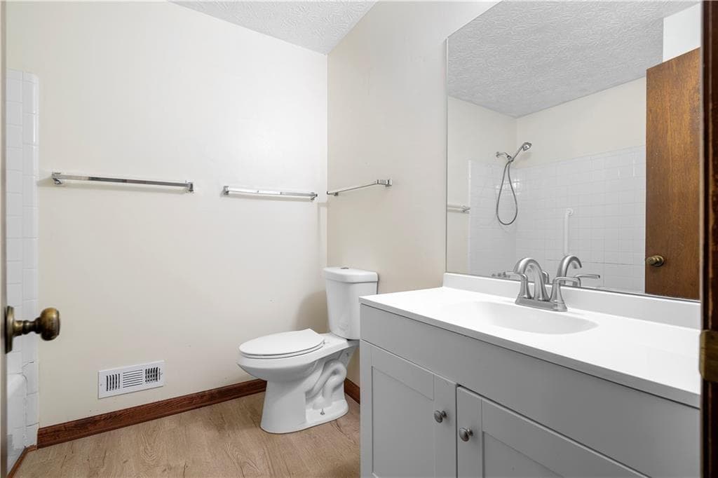 3 bedroom, 2 bathroom, 1,650 sq ft single family residence for rent at 3260 Creek Hollow Drive, Marietta, GA 30062 for $2,250 a month — photo 7