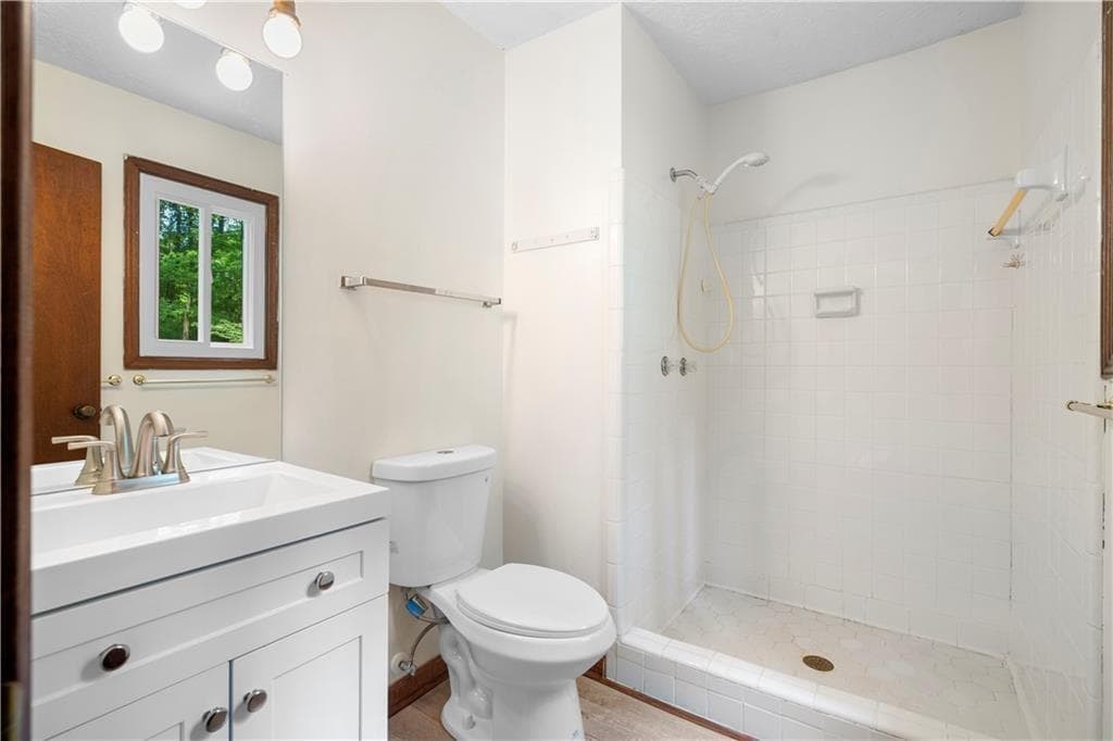 3 bedroom, 2 bathroom, 1,650 sq ft single family residence for rent at 3260 Creek Hollow Drive, Marietta, GA 30062 for $2,250 a month — photo 10