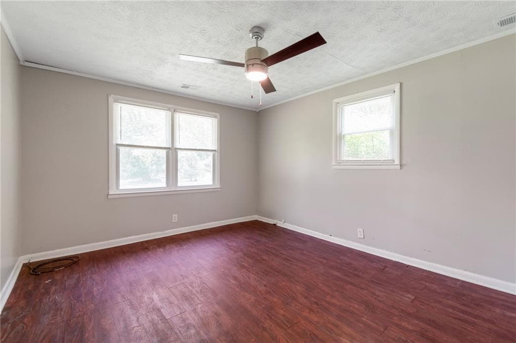3 bedroom, 2 bathroom, 1,395 sq ft single family residence under contract at 6414 Shadow Rock Drive, Lithonia, GA 30058 — photo 10