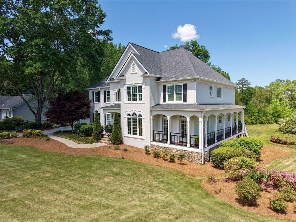 5 bedroom, 6 bathroom, 4,266 sq ft single family residence under contract at 4358 Willow Oak Drive, Gainesville, GA 30506 — photo 4
