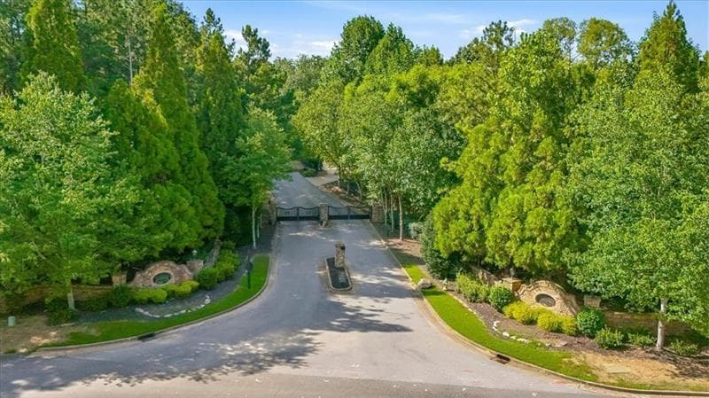 4 bedroom, 4 bathroom, 3,706 sq ft single family residence for sale at 12 Somerset Lane, Cartersville, GA 30121 — photo 4