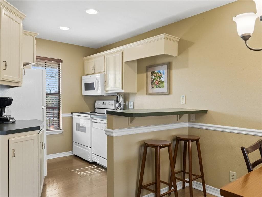 2 bedroom, 2 bathroom condominium for rent at 200 Apple Seed Court 75, Clarkesville, GA 30523 for $1,395 a month — photo 8