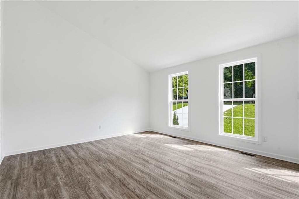 3 bedroom, 2 bathroom, 1,340 sq ft single family residence under contract at 1060 S Millard Way, Stone Mountain, GA 30088 — photo 4