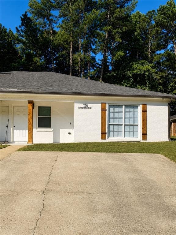3 bedroom, 2 bathroom, 1,412 sq ft duplex for rent at 1116 Summer Brook Road, Atlanta, GA 30349 for $1,700 a month — photo 1 of 23