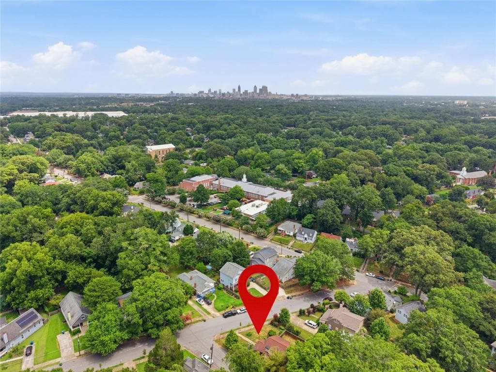 4 bedroom, 2 bathroom, 2,189 sq ft single family residence for sale at 1012 SW Birch Street, Atlanta, GA 30310 — photo 5