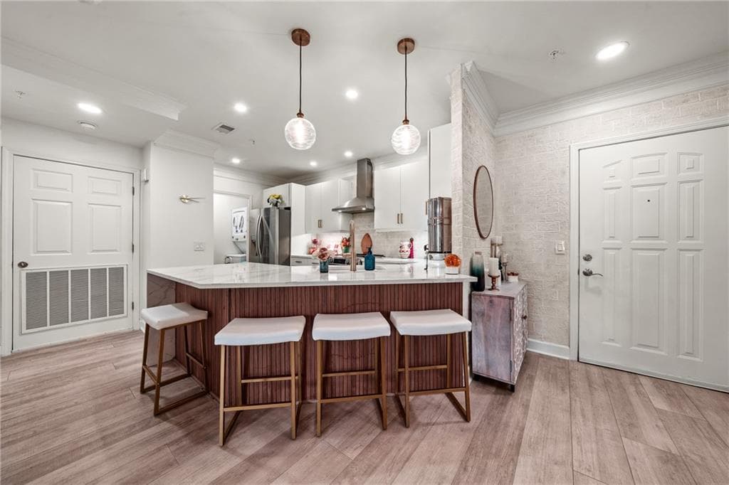1 bedroom, 1 bathroom, 1,025 sq ft condominium under contract at 3334 Peachtree Road 314, Atlanta, GA 30326 — photo 3