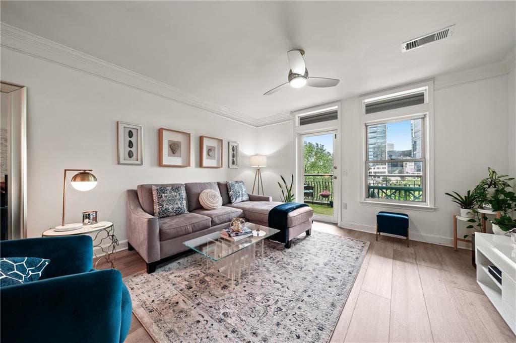 1 bedroom, 1 bathroom, 1,025 sq ft condominium under contract at 3334 Peachtree Road 314, Atlanta, GA 30326 — photo 5