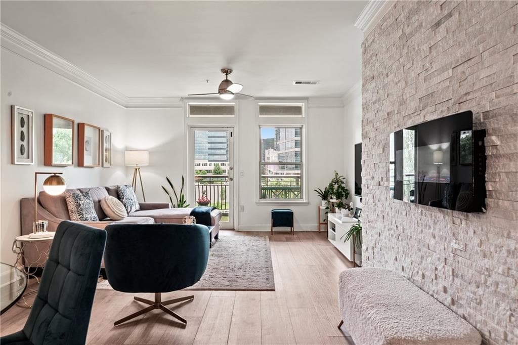 1 bedroom, 1 bathroom, 1,025 sq ft condominium under contract at 3334 Peachtree Road 314, Atlanta, GA 30326 — photo 6