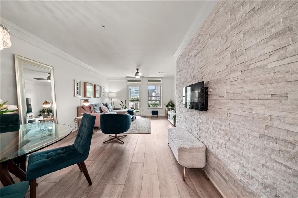 1 bedroom, 1 bathroom, 1,025 sq ft condominium under contract at 3334 Peachtree Road 314, Atlanta, GA 30326 — photo 7