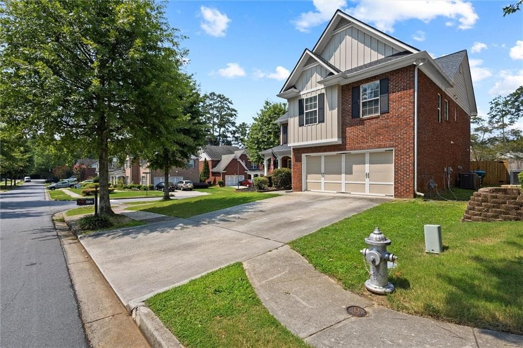 4 bedroom, 3 bathroom, 2,648 sq ft single family residence for sale at 4122 Pond Edge Road, Snellville, GA 30039 — photo 3