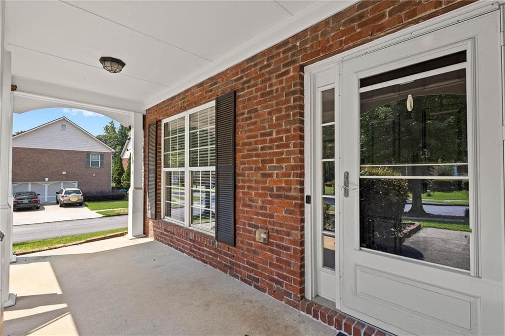 4 bedroom, 3 bathroom, 2,648 sq ft single family residence for sale at 4122 Pond Edge Road, Snellville, GA 30039 — photo 8
