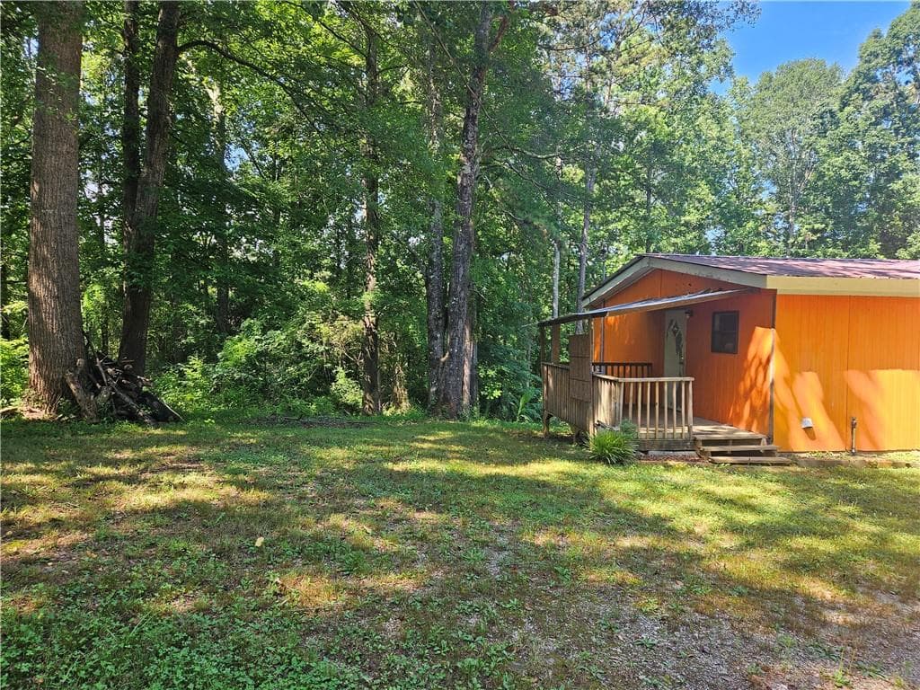3 bedroom, 2 bathroom, 1,782 sq ft single family residence for sale at 1072 Jim Johnson Road, Winder, GA 30680 — photo 2