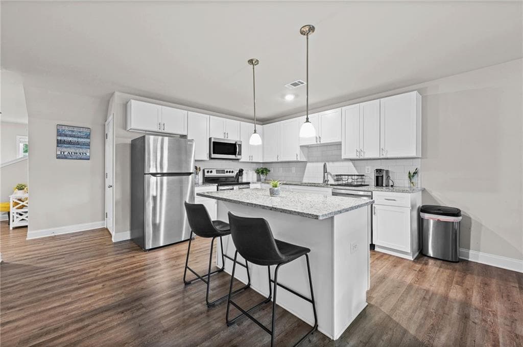3 bedroom, 3 bathroom, 1,700 sq ft single family residence under contract at 238 Dove Place, Social Circle, GA 30025 — photo 8