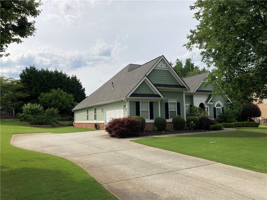 4 bedroom, 3 bathroom, 2,825 sq ft single family residence for rent at 3205 E Gate Drive, Cumming, GA 30041 for $3,200 a month — photo 3