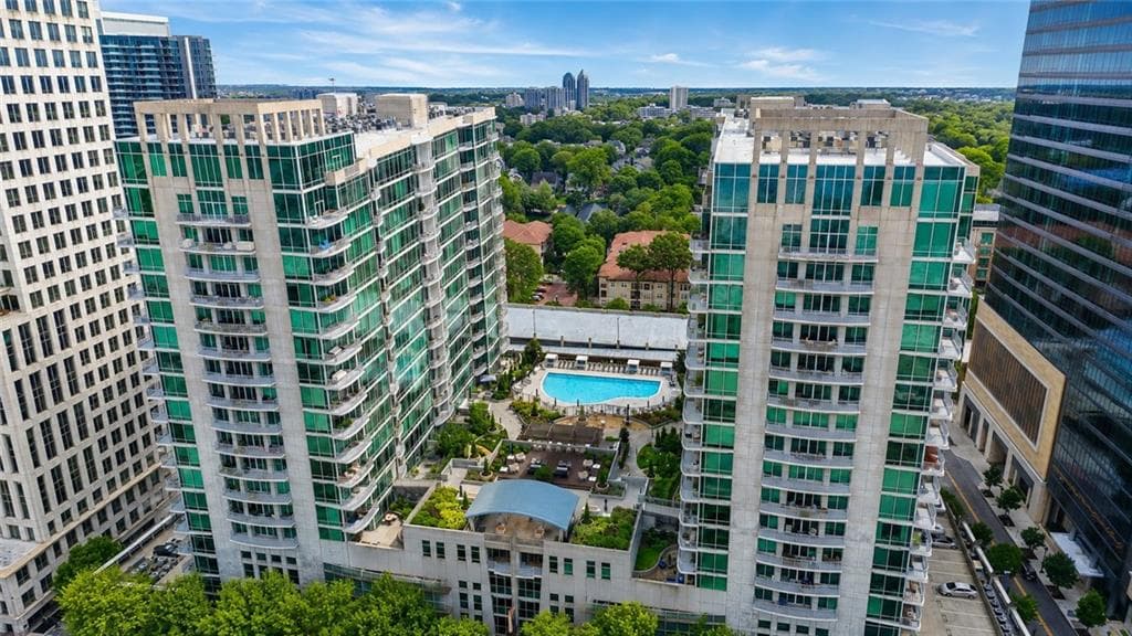 2 bedroom, 2 bathroom, 1,046 sq ft condominium for sale at 923 Peachtree Street 730, Atlanta, GA 30309