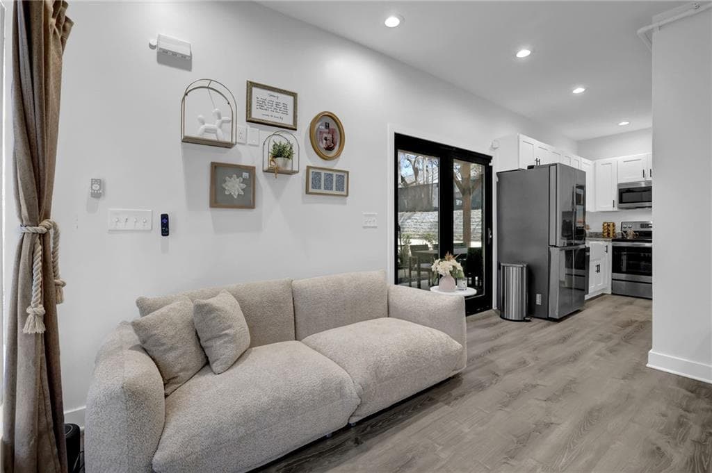 1 bedroom, 1 bathroom, 676 sq ft single family residence for rent at 3120 Godby Road 1108, College Park, GA 30349 for $2,900 a month — photo 5