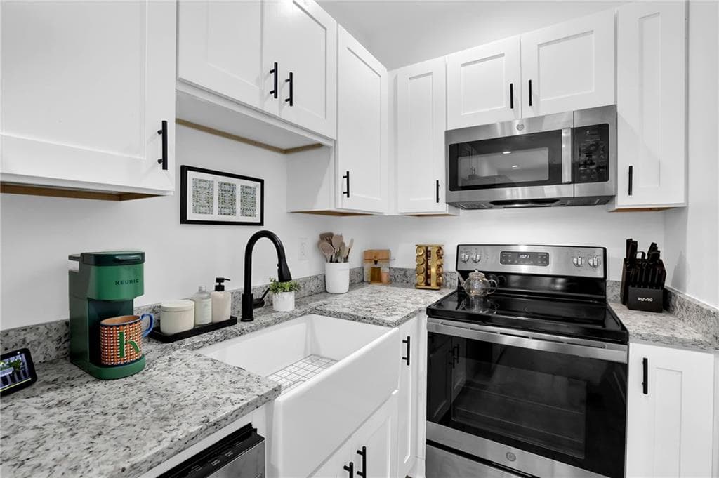 1 bedroom, 1 bathroom, 676 sq ft single family residence for rent at 3120 Godby Road 1108, College Park, GA 30349 for $2,900 a month — photo 7