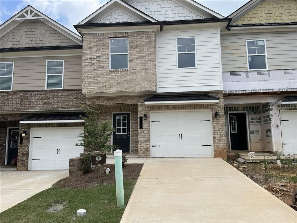 3 bedroom, 3 bathroom, 1,803 sq ft townhouse for sale at 45 Creekside Commons Drive, Hoschton, GA 30548