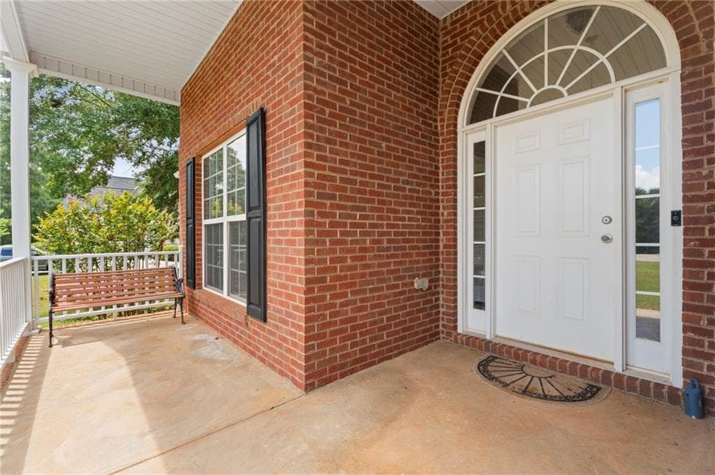 4 bedroom, 4 bathroom, 2,772 sq ft single family residence under contract at 316 McKibben Drive, Locust Grove, GA 30248 — photo 5