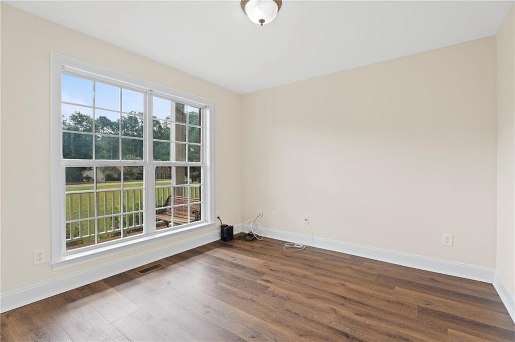 4 bedroom, 4 bathroom, 2,772 sq ft single family residence under contract at 316 McKibben Drive, Locust Grove, GA 30248 — photo 9