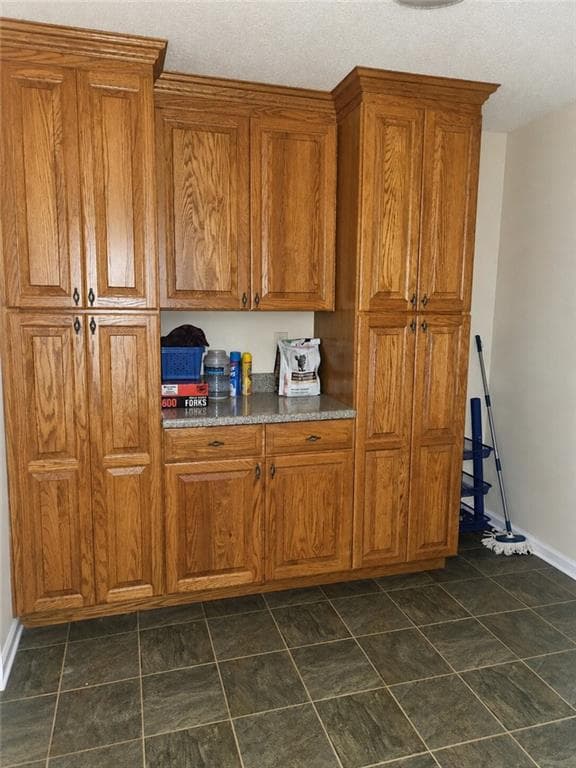 3 bedroom, 2 bathroom, 1,552 sq ft single family residence under contract at 897 Hearthstone Drive, Stone Mountain, GA 30083 — photo 9