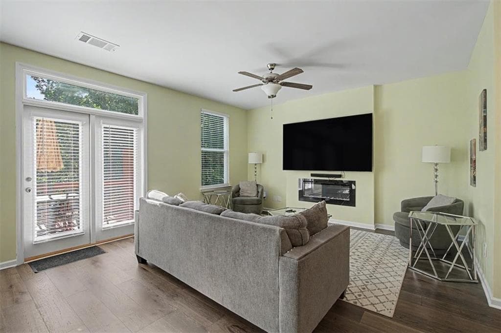 4 bedroom, 4 bathroom, 2,170 sq ft townhouse for sale at 2106 Garden Place, Atlanta, GA 30316 — photo 2