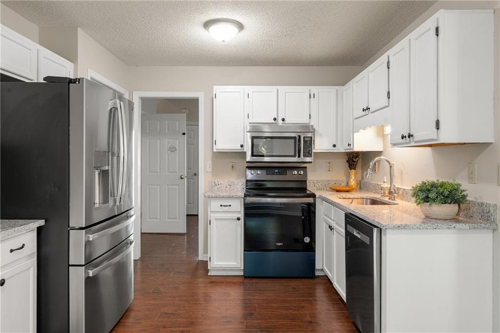 3 bedroom, 3 bathroom, 2,124 sq ft single family residence under contract at 3513 Robin Lane, Acworth, GA 30101 — photo 7