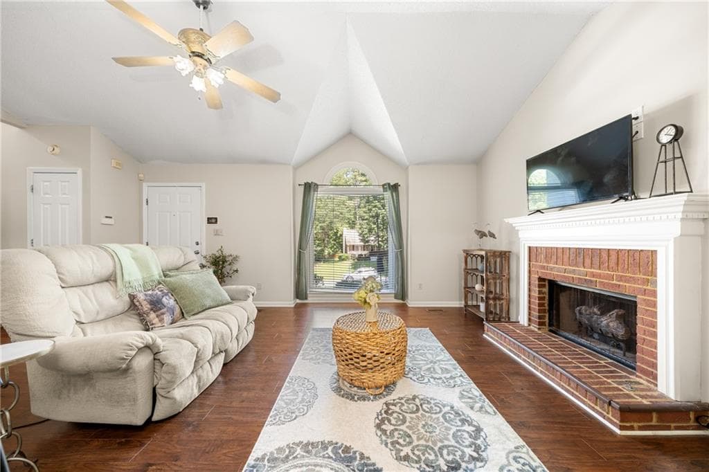 3 bedroom, 3 bathroom, 2,124 sq ft single family residence under contract at 3513 Robin Lane, Acworth, GA 30101 — photo 4