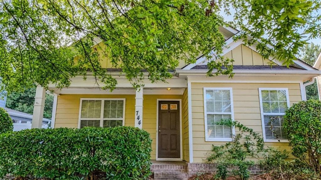 3 bedroom, 2 bathroom, 1,306 sq ft single family residence for sale at 744 W Vincent Drive, Athens, GA 30607 — photo 2